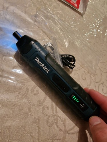 Makita screwdriver new with - screwdriver,